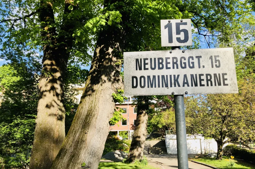 St. Dominikus klosters gateskilt. 