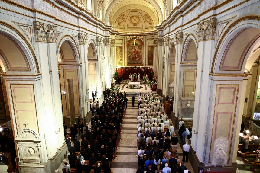 Pave Leo XIV feirer messe i San Pancrazio-katedralen i Albano