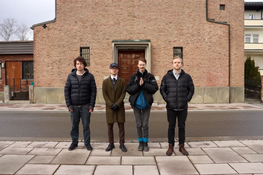 Unge menn konverterer til Den katolske kirke i Hamar