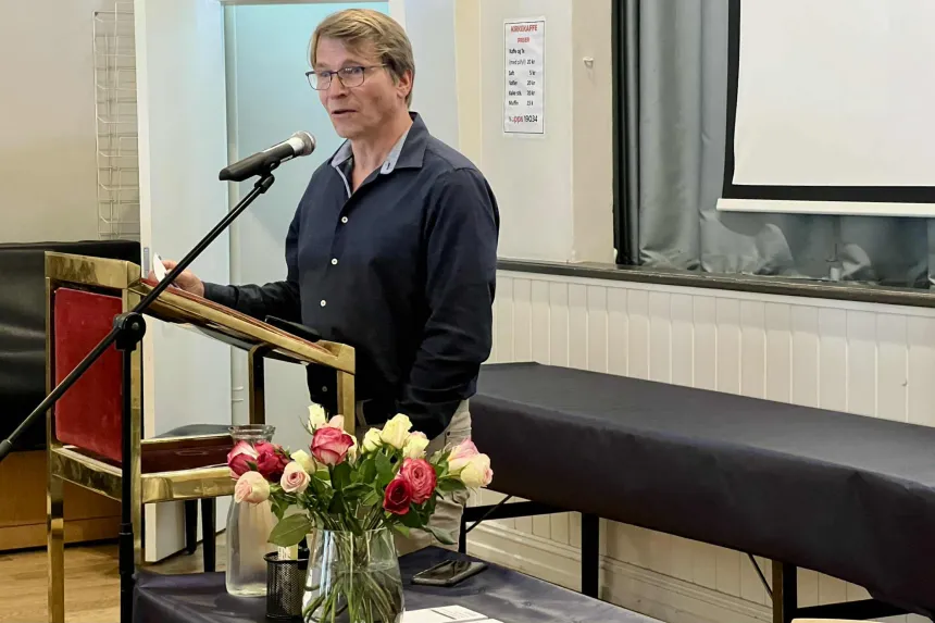 Ole Petter Erlandsen holder foredrag