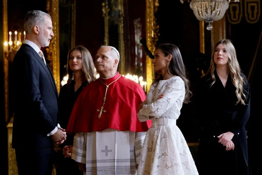 Pave Leo XIV møter kong Felipe og dronning Letizia av Spania